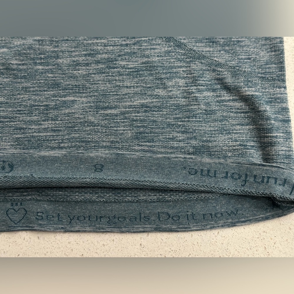 Lululemon: Women’s Tank Top- Size 8 - Picture 4 of 7